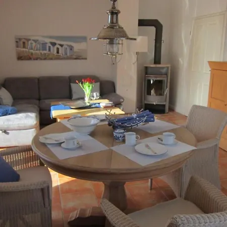 Anna Sandbank Apartment *